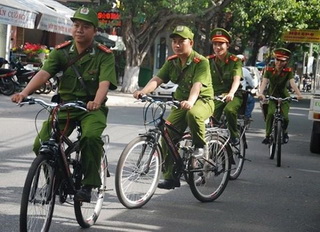 Hà Nội: Cảnh sát trật tự tuần tra bằng xe đạp