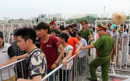 Lập 4 vành đai bảo vệ trận Việt Nam - Man City
