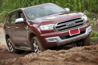 Khả năng off-road của Ford Everest 2016