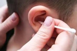 Khi nào nên lấy ráy tai cho trẻ?