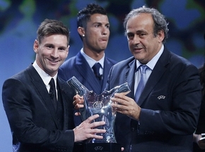 Messi đoạt giải &quot;Cầu thủ xuất sắc nhất UEFA&quot;