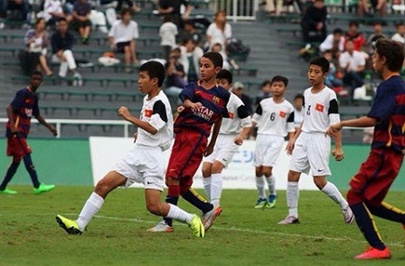 U12 Việt Nam thất thủ trước U12 Barca ở giải tập huấn