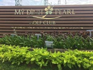 Cận cảnh sân golf xây trái phép giữa Hà Nội