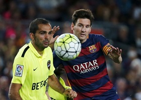 Messi lập cú đúp giúp Barca đánh bại Levante