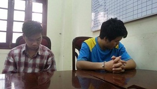 Hà Nội: Ghen tuông, nam sinh viên bị tạt a xít