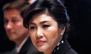 Bị dồn ép, cựu Thủ tướng Thái xinh đẹp phản công