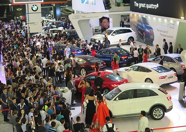 Thị trường ô tô Việt tiếp tục thăng hoa