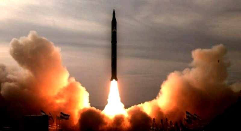 Iran phóng thử tên lửa. 