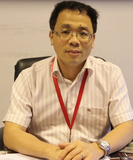 GS.BS Tạ Thành Văn, Giám đốc Trung tâm Nghiên cứu Gen-Protein, Phó Hiệu trưởng trường Đại học Y Hà Nội.