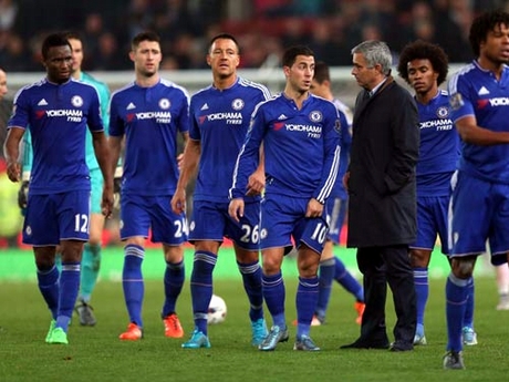 Mourinho và các học trò tiếp tục nếm trái đắng trước Liverpool?
