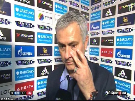 HLV Mourinho thất vọng sau trận thua Liverpool