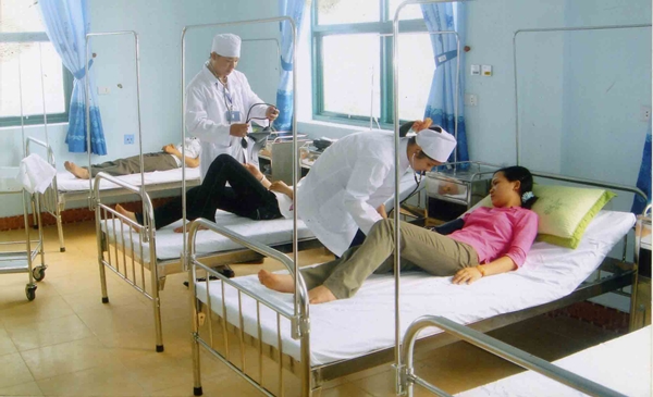 Tăng giá dịch vụ y tế: Giá khám bệnh và tiền giường sẽ phân hạng theo bệnh viện