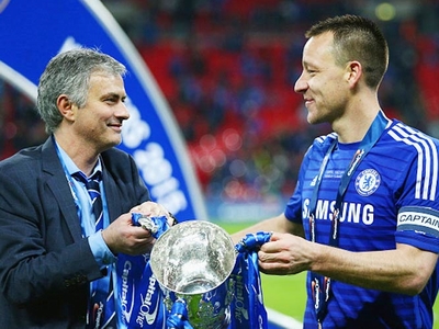 Bênh HLV Mourinho, Terry quy trách nhiệm cho đồng đội!