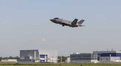 F-35 lần đầu phóng thành công hỏa lực trên không