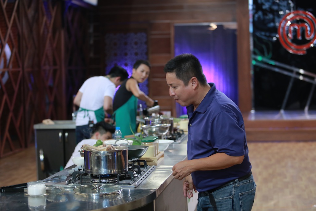 NSƯT Chí Trung hào hứng khám phá tài năng các đầu bếp Việt