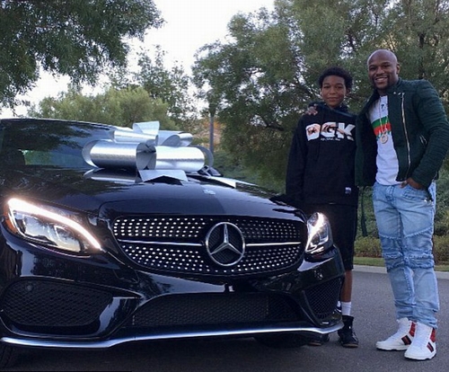 Mayweather tặng Mercedes C-Class Coupe cho cậu con trai nhỏ tuổi