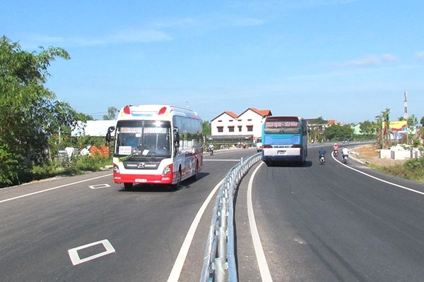 Quốc lộ 1 qua tỉnh Thừa Thiên Huế sau khi được nâng cấp. 