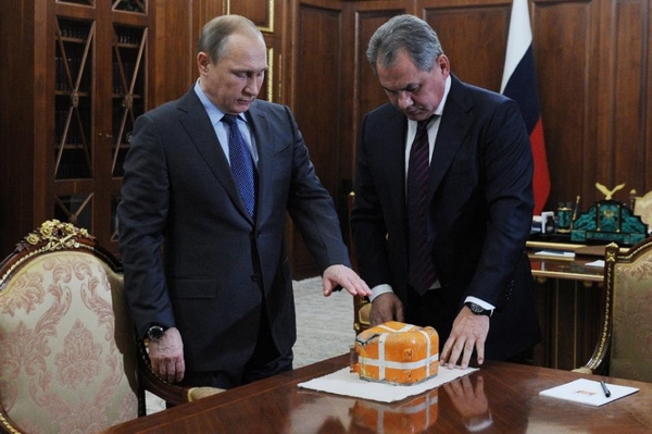 Tổng thống Putin và Bộ trưởng Quốc phòng Shoigu
