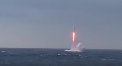 Tên lửa uy lực của Nga &quot;khạc lửa&quot; với tàu ngầm