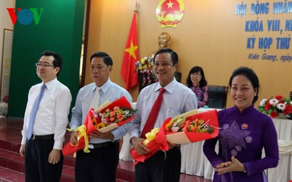 Chủ tịch UBND tỉnh Kiên Giang Phạm Vũ Hồng (thứ 3 từ trái qua). Ảnh: VOV