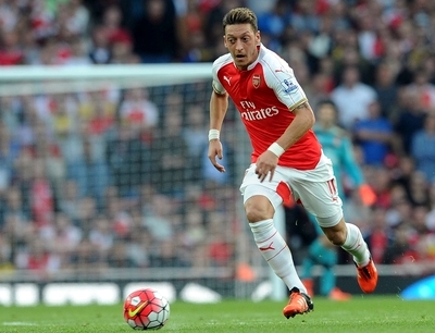 Mesut Ozil bất ngờ từ chối ký hợp đồng mới với Arsenal