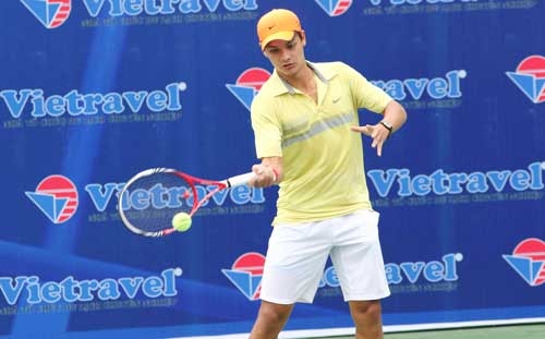 Artem Vũ đã có mặt trong top 8 Giải các cây vợt xuất sắc 2015.