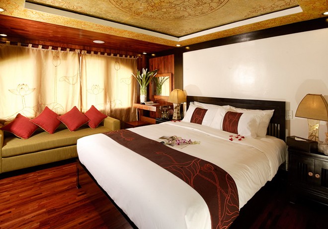 Đây là loại du thuyền hiện đại và sang trọng bậc nhất tại vịnh Hạ Long, có hai phòng ngủ.