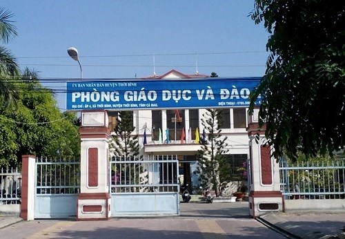 Hết ngân sách, huyện Thới Bình xin tỉnh cho mượn để trả lương cho cán bộ, giáo viên của huyện.