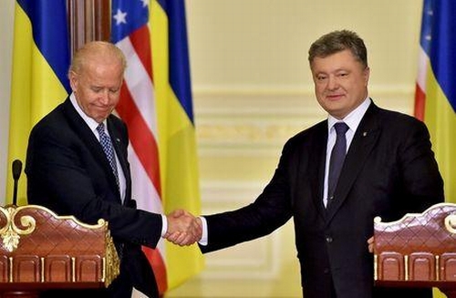 Phó Tổng thống Mỹ Biden trong cuộc gặp với Tổng thống Ukraine Poroshenko