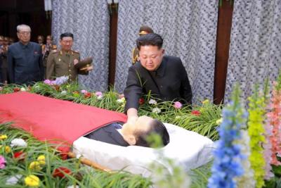 Chủ tịch Kim Jong Un tiếc thương &quot;cánh tay phải&quot;