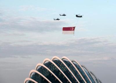 Dùng cờ Singapore làm khăn trải bàn, Israel phải xin lỗi