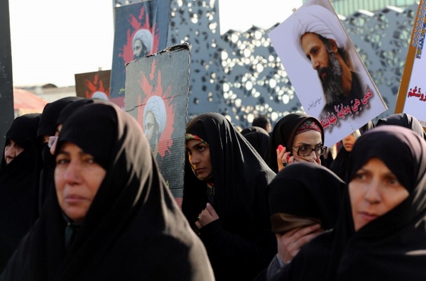 Hình ảnh một cuộc biểu tình ở Iran sau khi xảy ra vụ Ả-rập Xê-út hành quyết một giáo sĩ nổi bật của dòng Hồi giáo Shiite