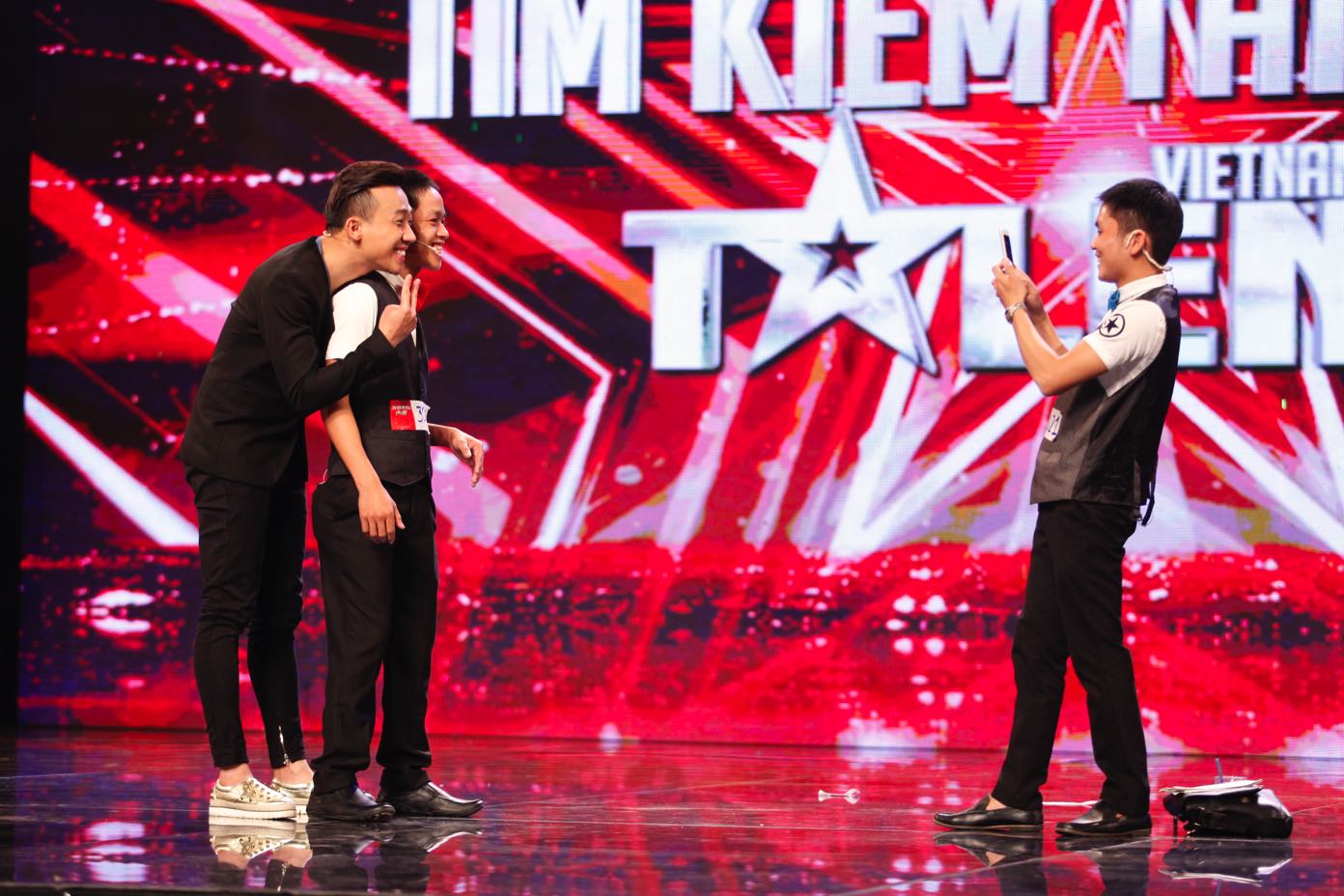 Trấn Thành méo mặt vì bị thí sinh Got Talent &quot;quay&quot;