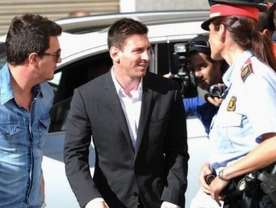 Messi lỡ nhiều trận cầu quan trọng vì phải ra hầu tòa!