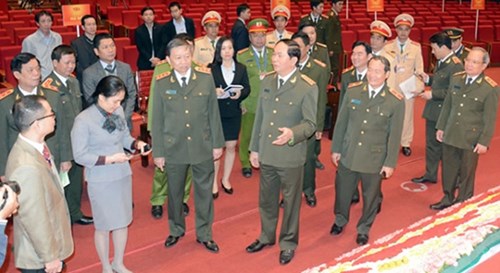 Bộ trưởng Bộ Công an Trần Đại Quang kiểm tra công tác bảo vệ an ninh Đại hội Đảng 12