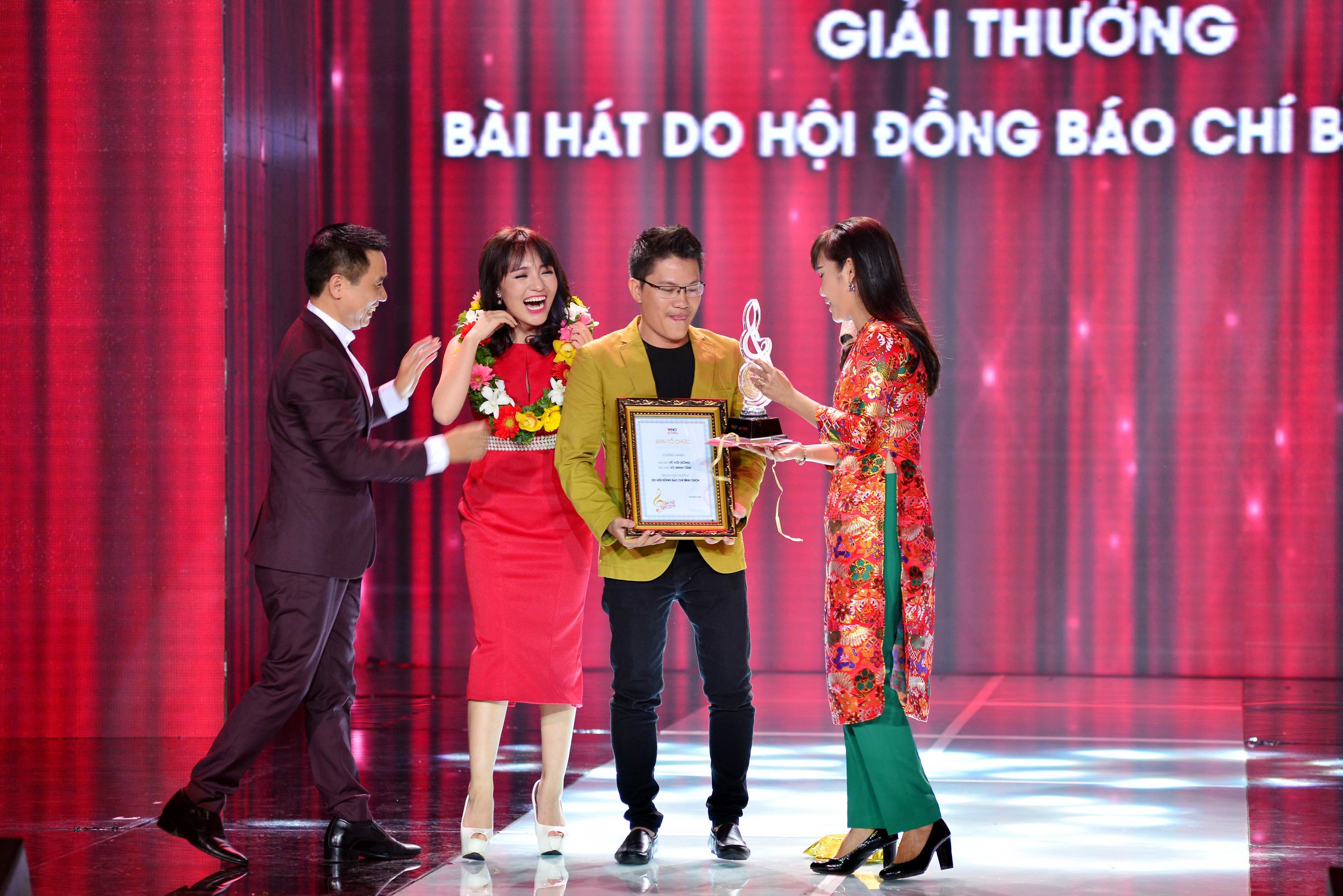 &quot;Về với đông&quot; giành cú đúp tại Bài hát Việt 2015