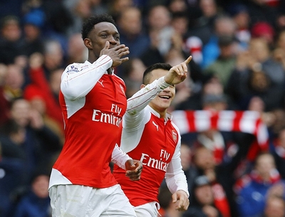 Ghi bàn phút 90+4, Welbeck đưa Arsenal từ &quot;cõi chết trở về&quot;!