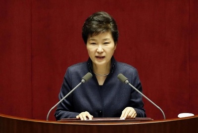 Kim Jong Un chỉ run sợ trước nữ Tổng thống Hàn Quốc?
