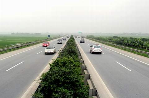 Đường ô tô cao tốc Cầu Giẽ - Ninh Bình được đưa vào khai thác từ tháng 6/2012