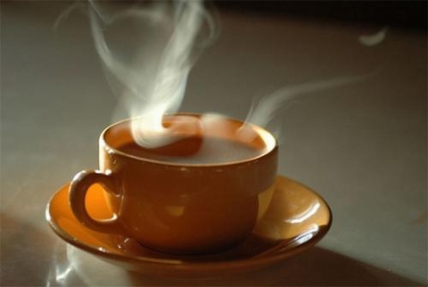 Trà nóng, uống trà quá nóng dễ gây ung thư thực quản. Ảnh minh họa