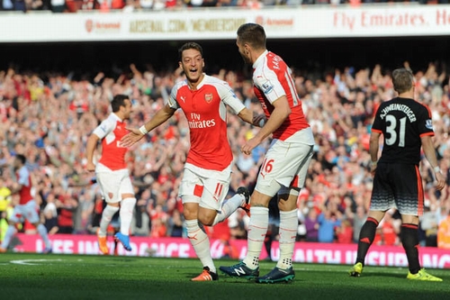 Ozil, Sanchez giúp Arsenal đánh bại MU 3-0 ở trận đấu tại Emirates