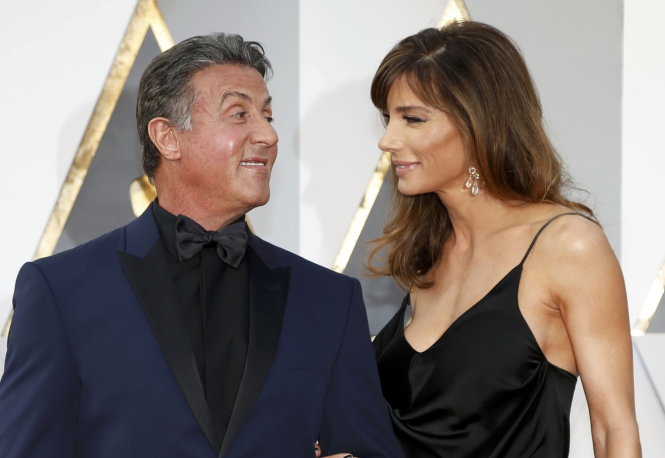 Sylvester Stallone, được đề cử giải nam diễn viên phụ với phim Creed và vợ Jennifer Flavin
