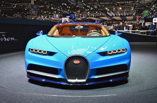 Bugatti Chiron 2.jpg