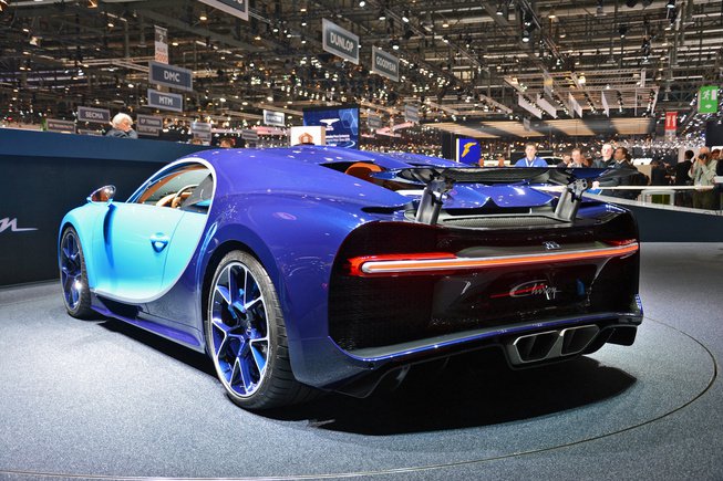 Bugatti Chiron 4.jpg