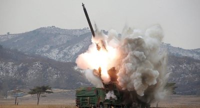 Tên lửa Triều Tiên &quot;xuyên thủng&quot; cuộc tập trận Mỹ-Hàn