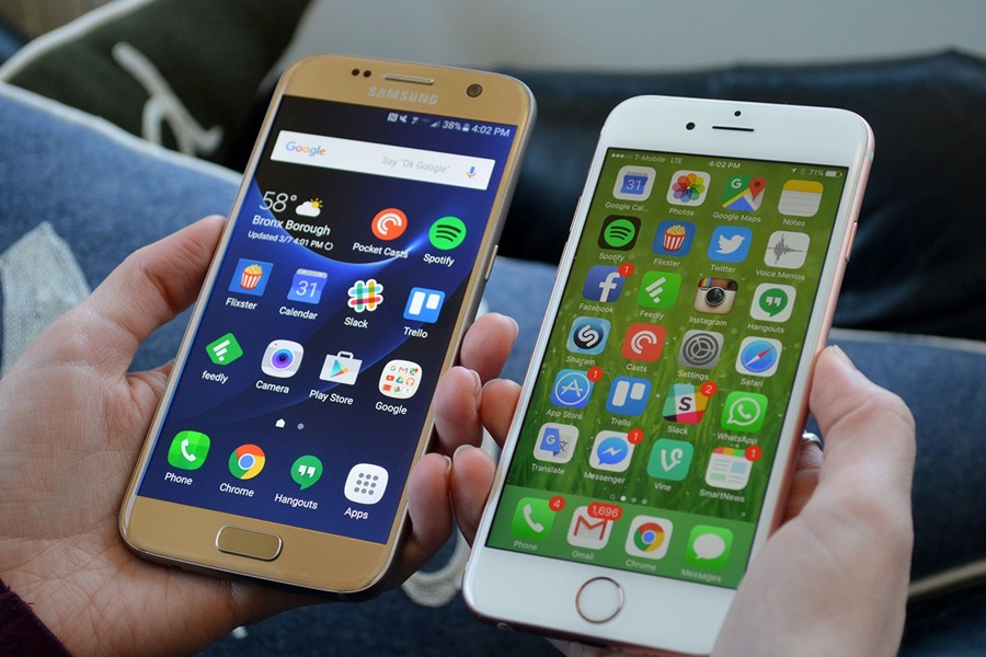 Samsung Galaxy S7 (trái) và iPhone 6 (phải)