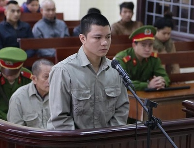 Đi tù vì vận chuyển tiền giả vào Việt Nam
