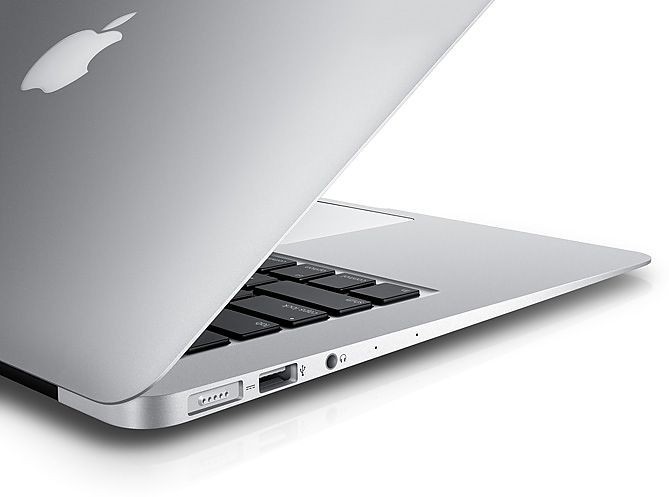 Chiếc MacBook mới nhất và mỏng nhất của Apple đã mỏng hơn trước rất nhiều. Ảnh chỉ mang tính minh họa.