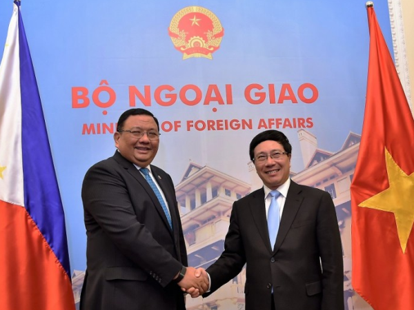 Phó Thủ tướng, Bộ trưởng Ngoại giao Phạm Bình Minh tiếp ông Jose Rene Almendras - Bộ trưởng Ngoại giao Philippines