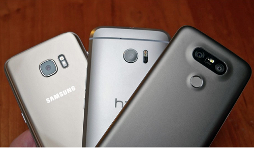 HTC 10 và Samsung Galaxy S7: smartphone nào đáng dùng hơn?